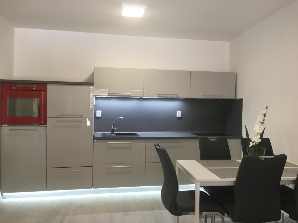 Apartmany Sofia Kamenice Nad Lipou Bagian luar foto